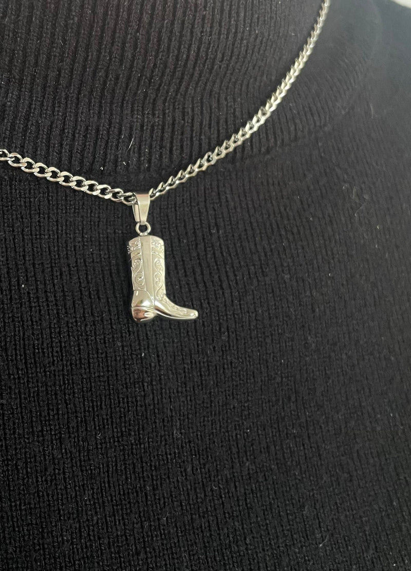 Cowboy boot  necklace gold/silver